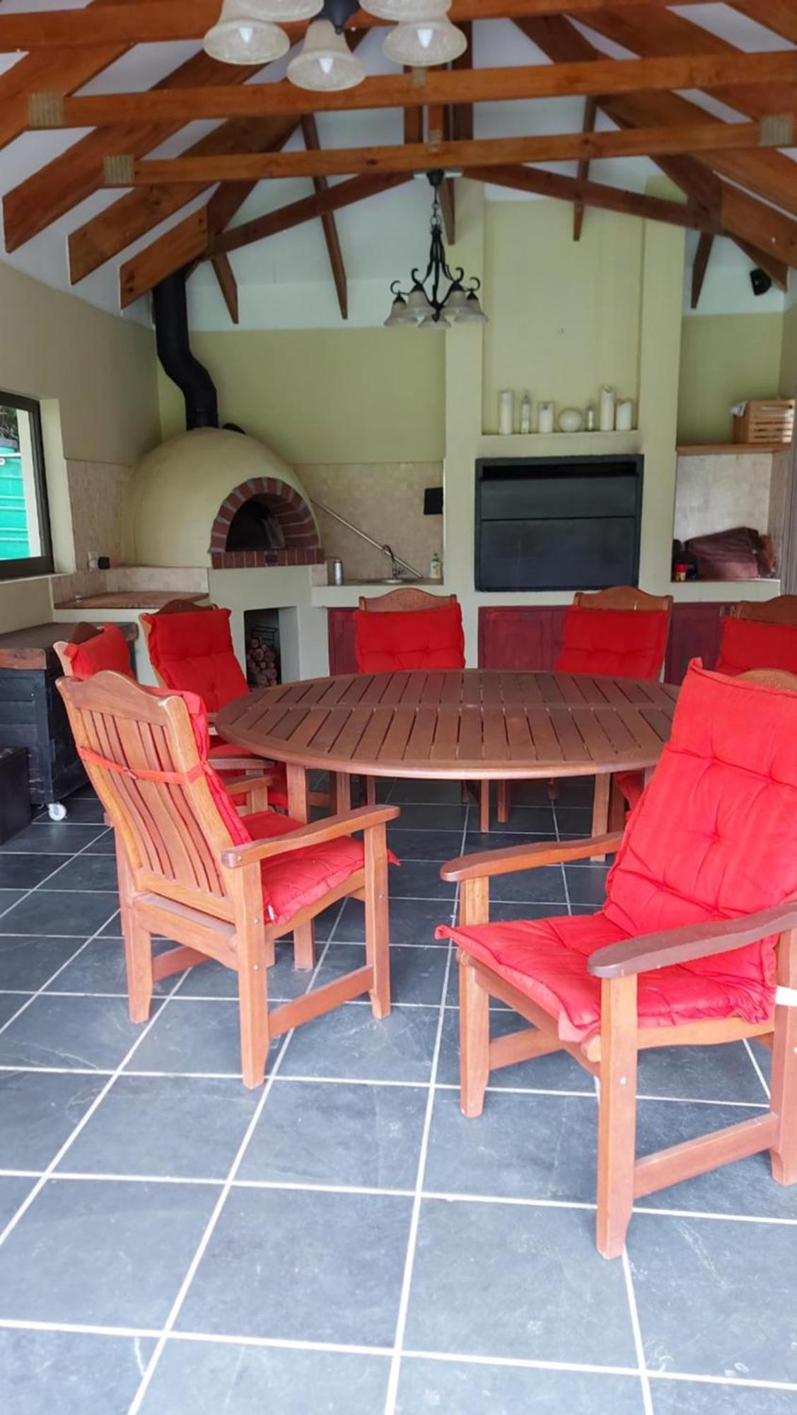 Sanji's Somerset West Apartment